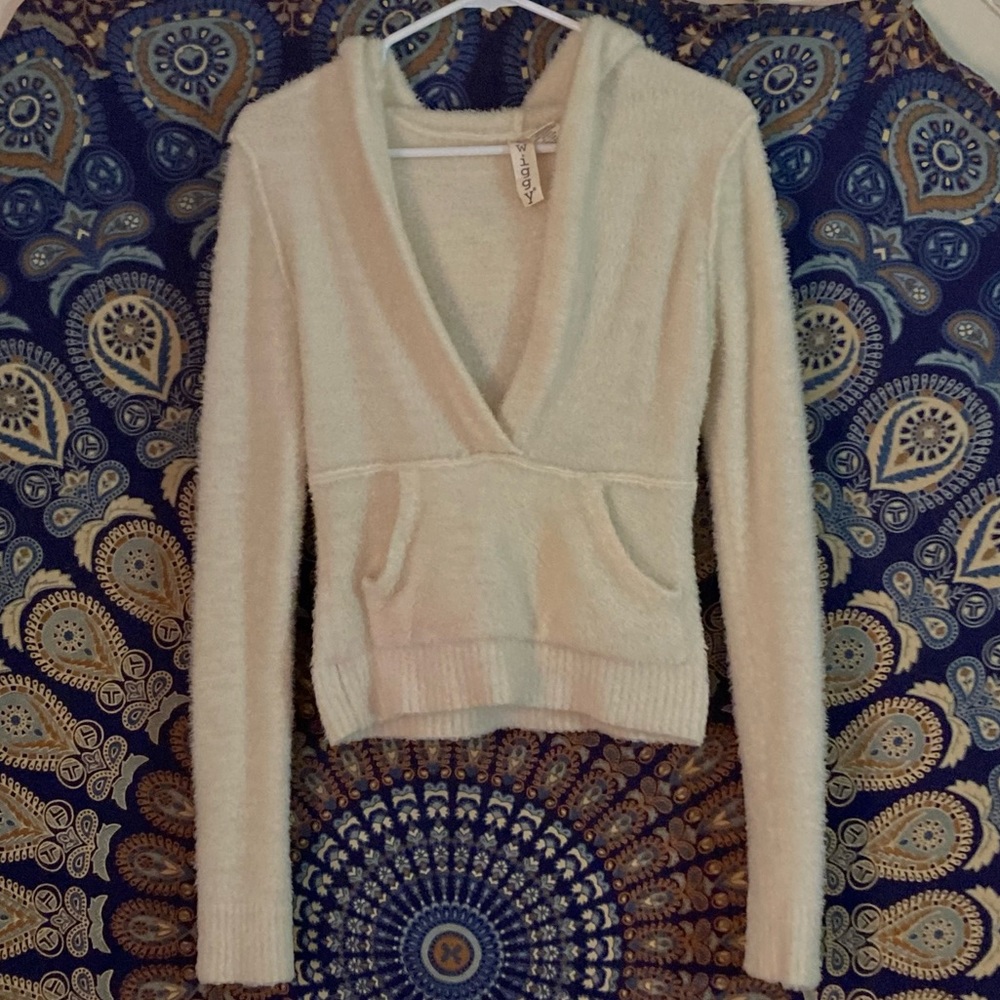 Twiggy Soft White Sweater w/ Hood (S)
